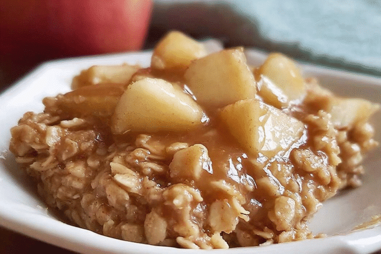Cozy Memories Wrapped in Amish-Style Apple and Cinnamon Baked Oatmeal